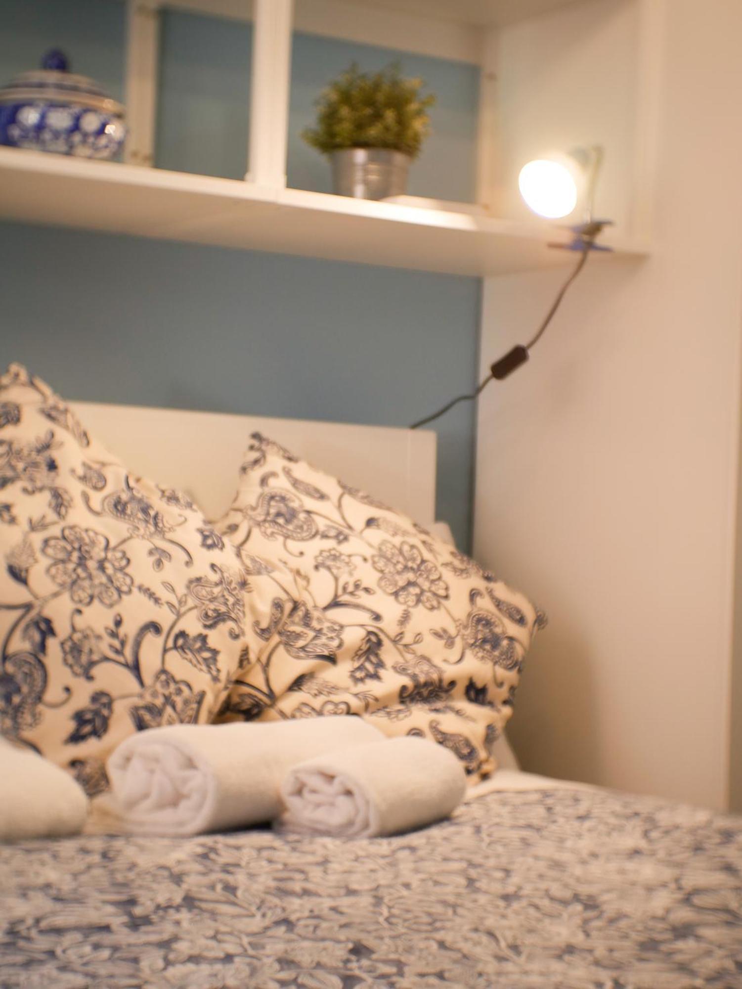 Chic Modern 2-Bedroom Near Metro Рим Екстер'єр фото