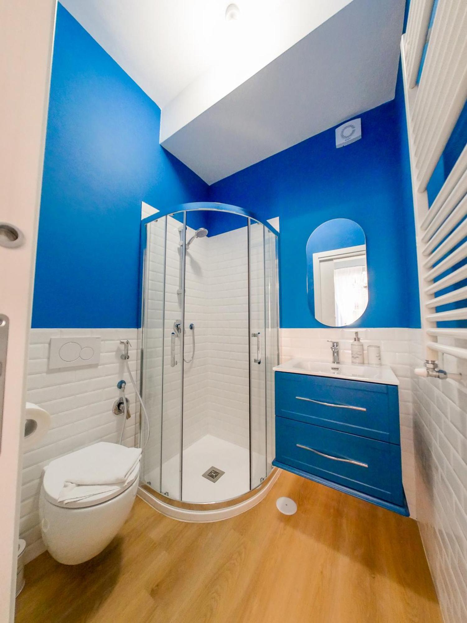 Chic Modern 2-Bedroom Near Metro Рим Екстер'єр фото